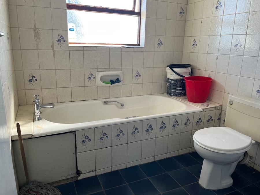  Bedroom Property for Sale in Cravenby Western Cape